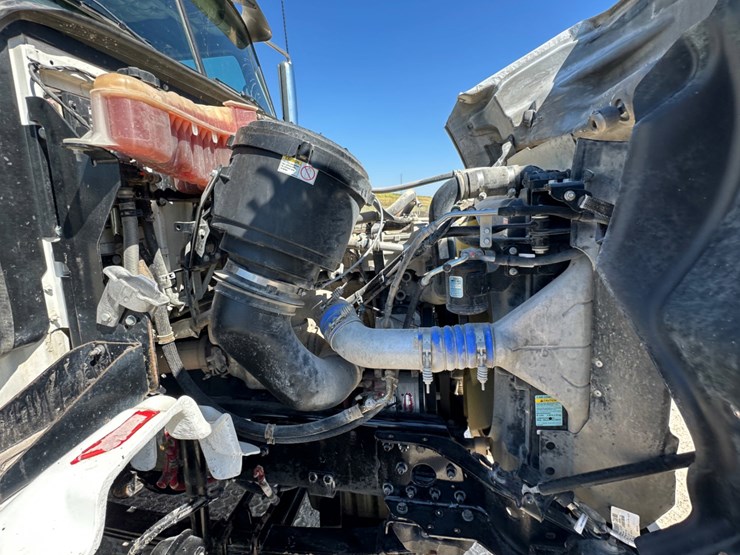 2022-western-star-dump-truck-image-2