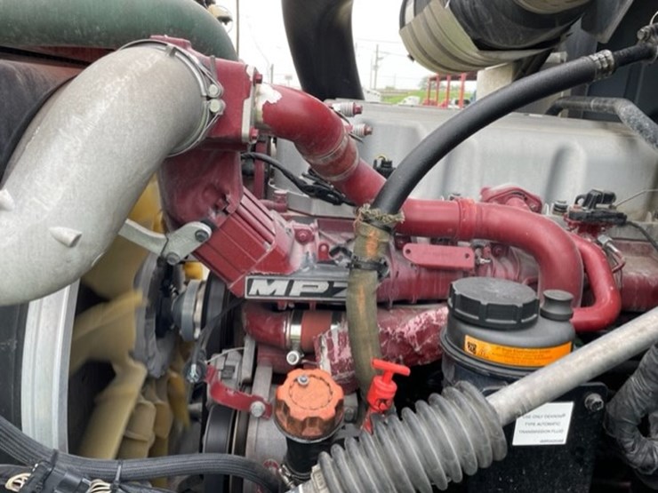 2016-mack-cxu613t-image-6