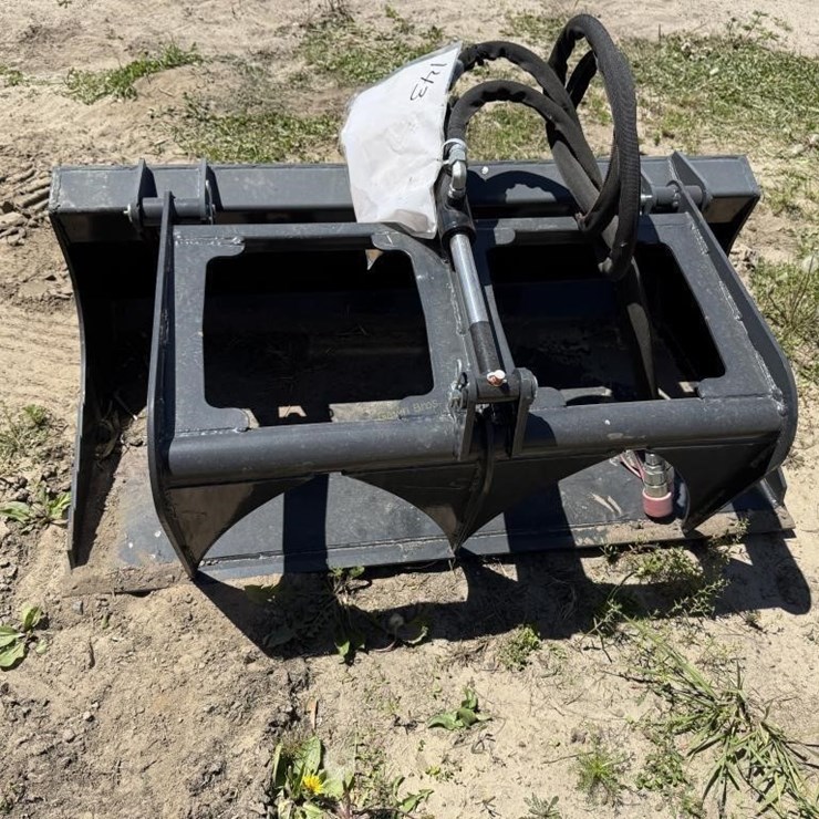 Wolverine Mini Skidsteer Grapple Bucket