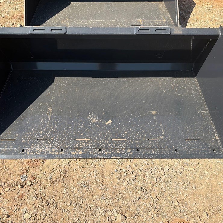 UNUSED WOLVERINE 68 SKID STEER DUTY BUCKET