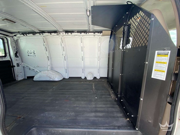 2011-chevrolet-express-2500-image-41