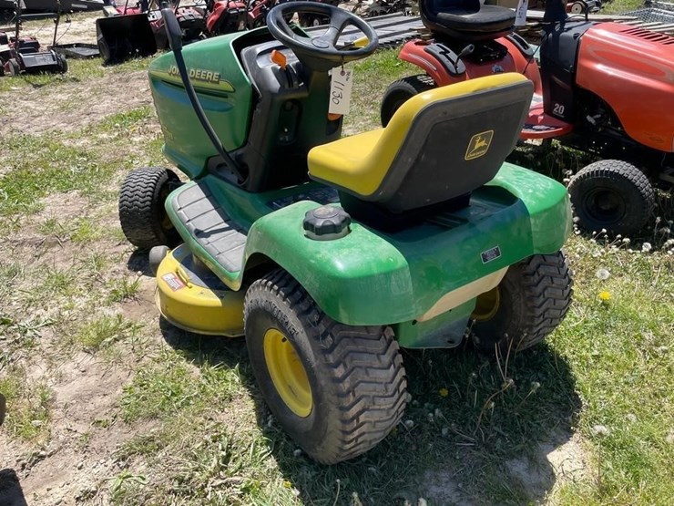 john-deere-lt133-image-3
