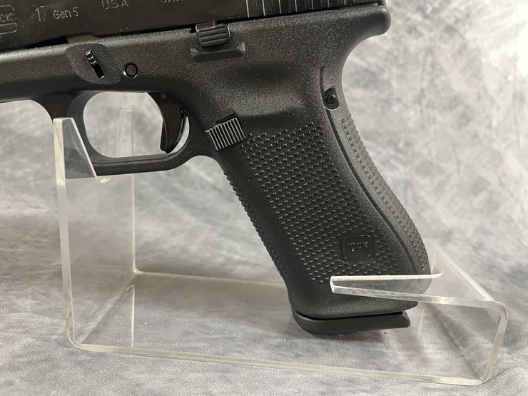 #10287-•-glock-17-gen-5-9mm-luger-pistol,-sn:-albx074-image-8