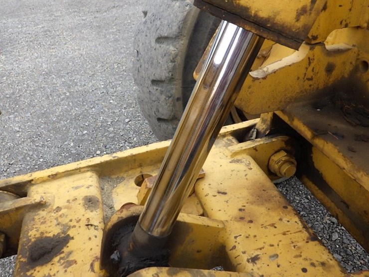 2016-deere-772gp-image-32