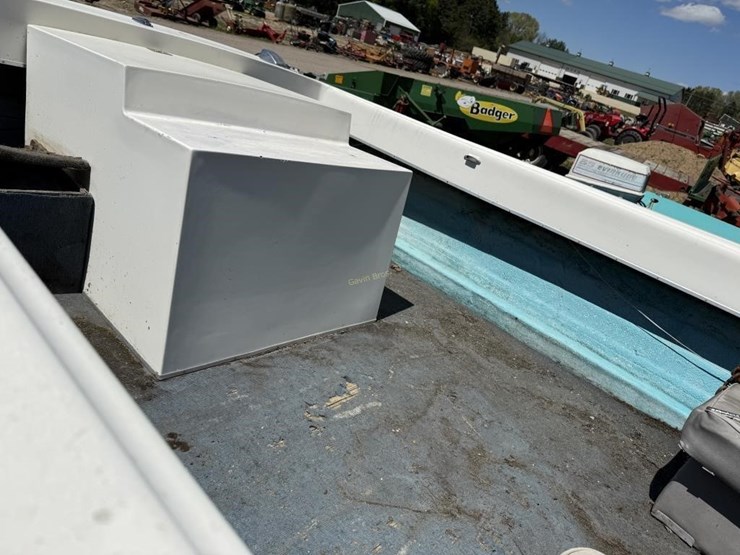1970-steury-18'-run-about-boat-&-trailer-image-11