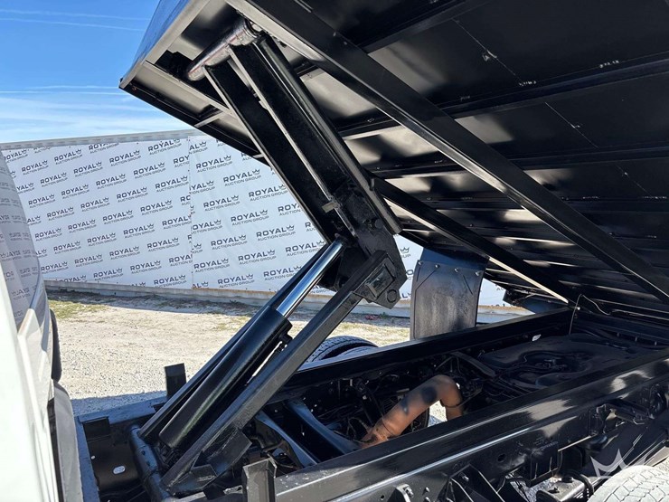 2019-ram-4500-4x4-mason-dump-truck-image-12