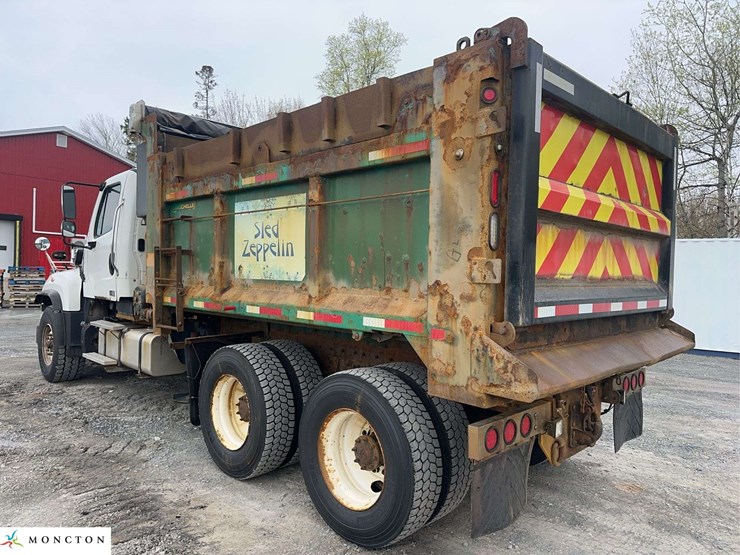 2016-freightliner-114sd-image-7