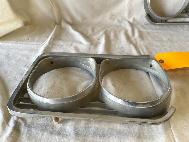 #5389-•-buick-skylark-gs-headlight-bezels-(las-cruces,-nm)-image-3