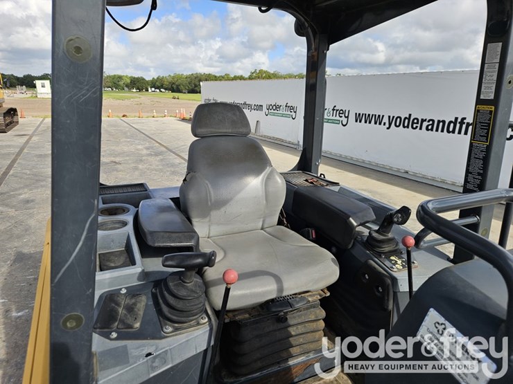 deere-450k-lgp-image-28