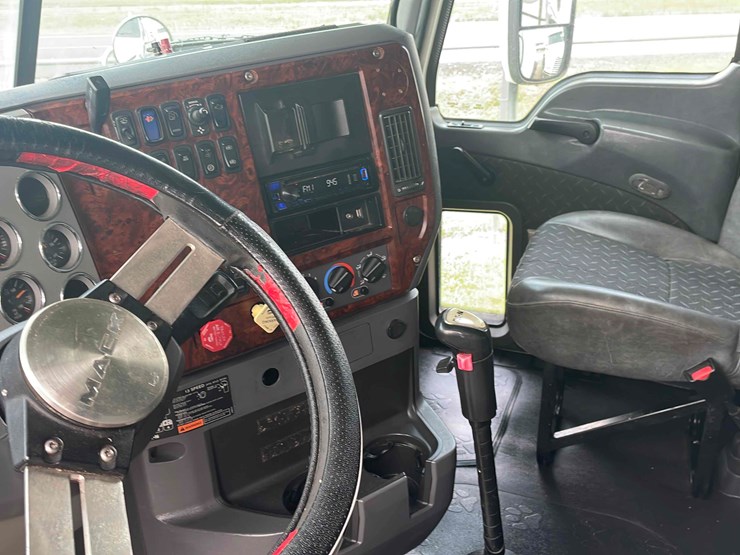 2014-mack-cxu613-image-6