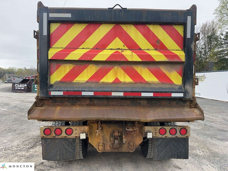 2016-freightliner-114sd-image-6