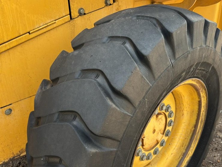 2001-john-deere-444h-image-58