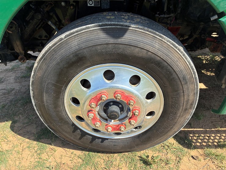 2020-kenworth-t880-image-10