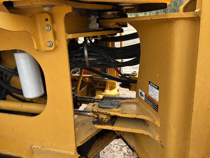 2001-john-deere-444h-image-25