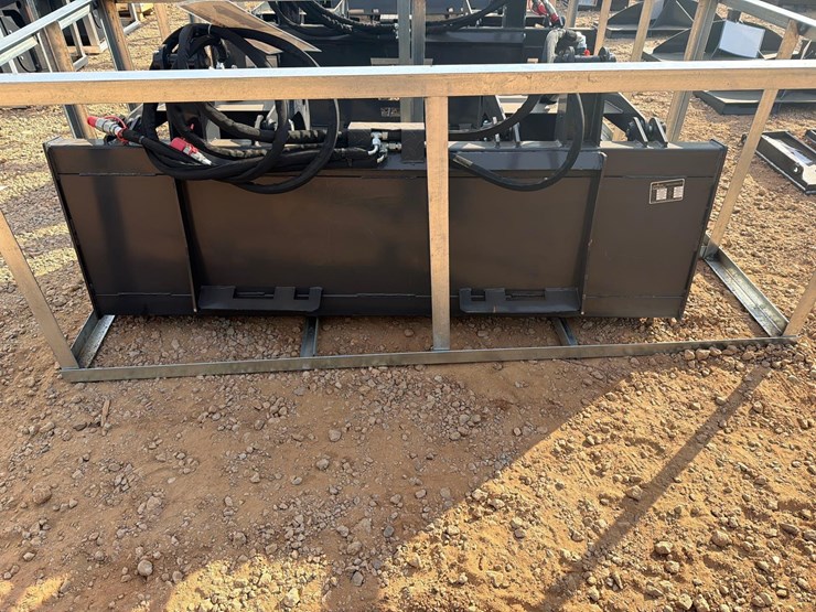 unused-landhonor-72"-skid-steer-rock-grapple-bucket-image-2