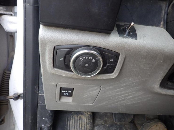 2016-ford-f150-image-34