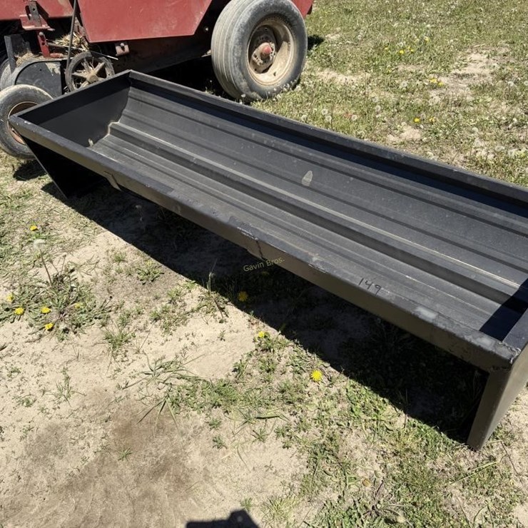 90" Metal Feed Bunk