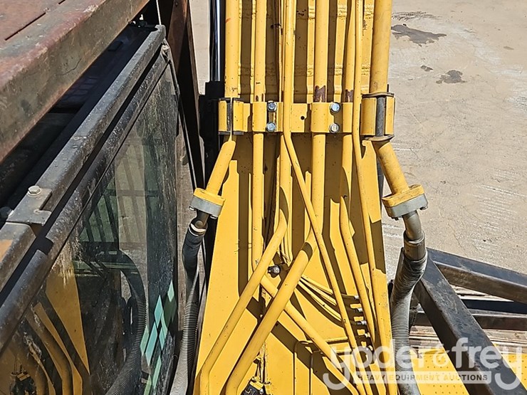 2016-caterpillar-323fl-image-24