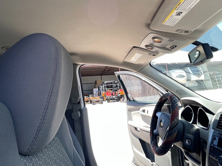 2011-chevrolet-traverse-image-86
