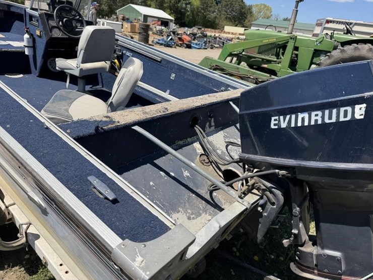 1990-sylvan-pro-fisherman-16'-boat-image-8