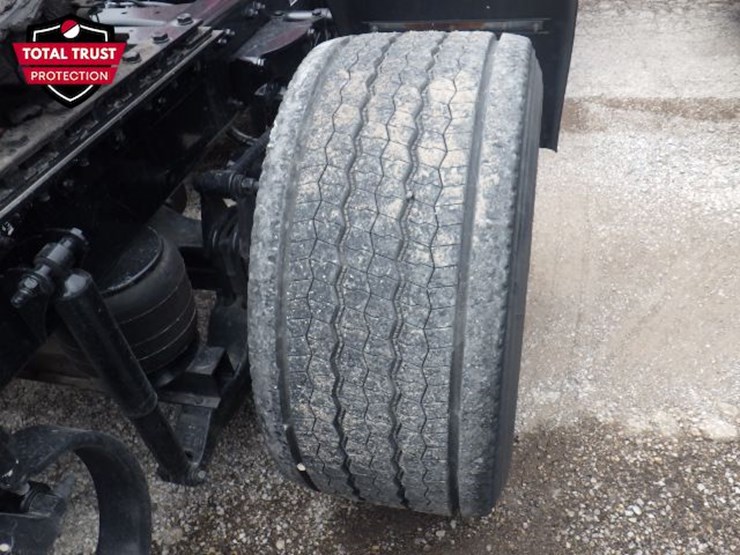 2023-kenworth-t680-image-6