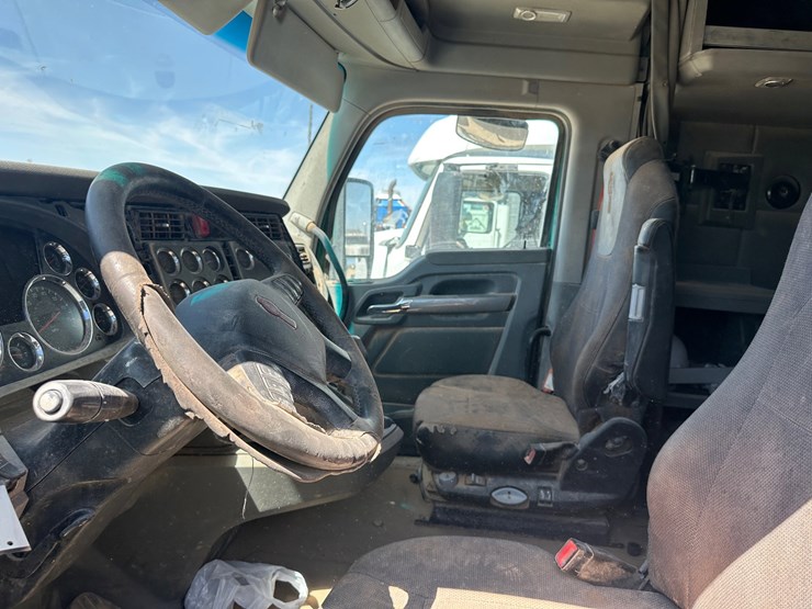 2018-kenworth-t680-image-8