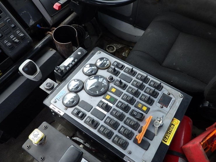 2003-freightliner-fc70-image-50