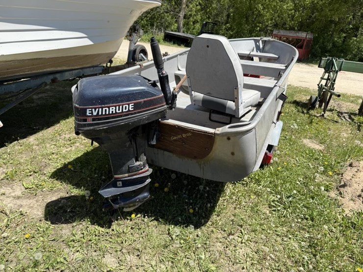 13.5'-aluminum-fishing-boat-image-7