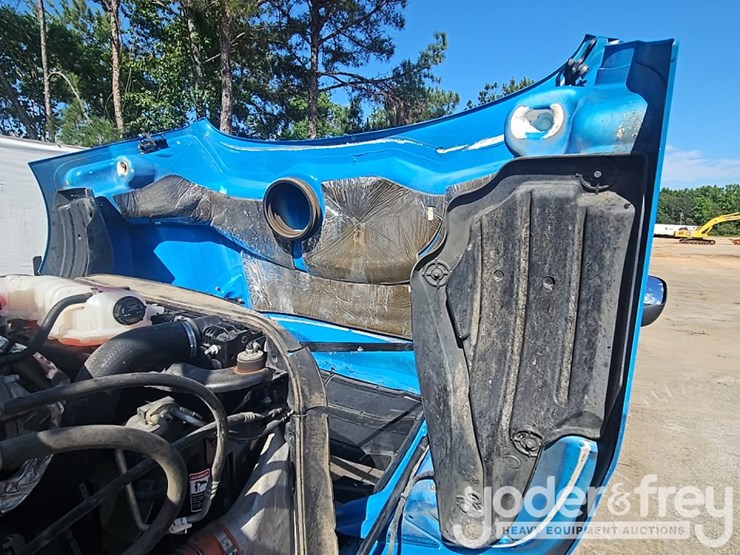 2019-freightliner-cascadia-116-image-24