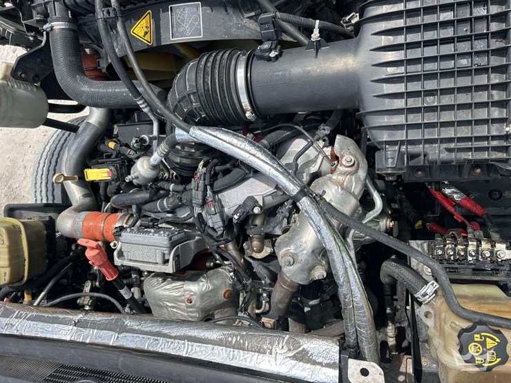 2019-chevrolet-silverado-5500hd-image-9
