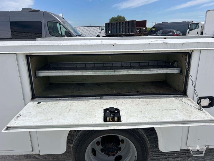2019-chevrolet-silverado-5500hd-image-22