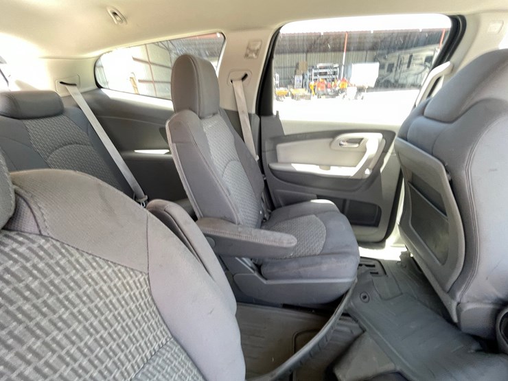 2011-chevrolet-traverse-image-93
