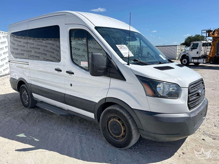 2018-ford-transit-image-2