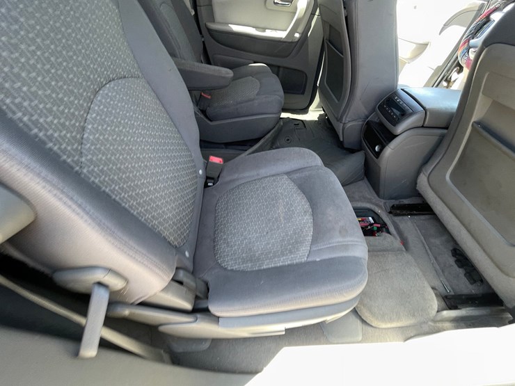 2011-chevrolet-traverse-image-91