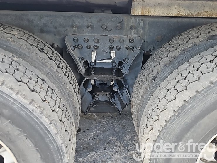 2005-kenworth-t800-image-17