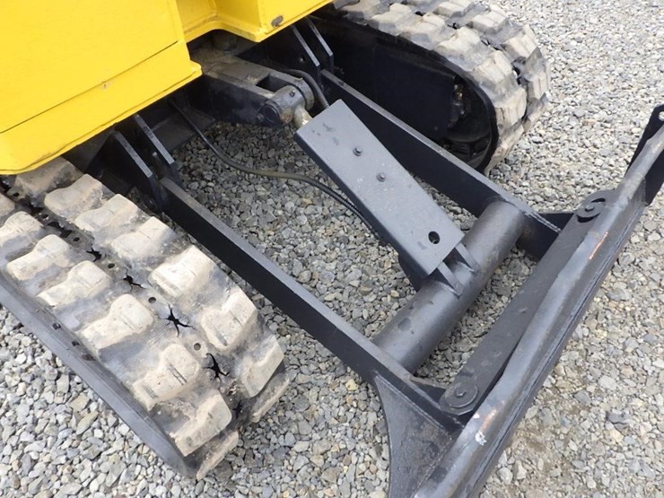 komatsu-pc28uu-image-25