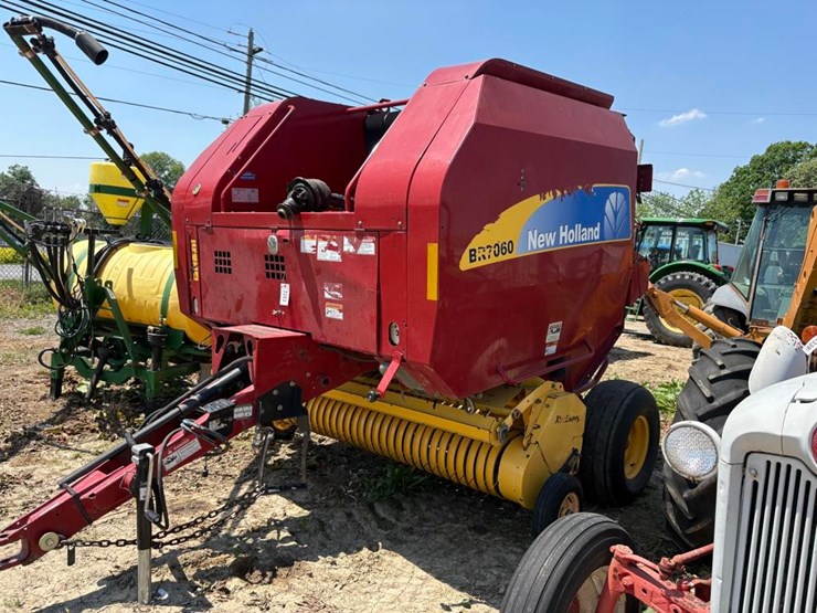 new-holland-br7060-image-3