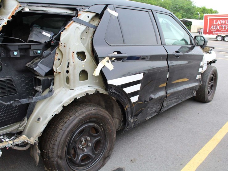 2022-ford-explorer-image-3