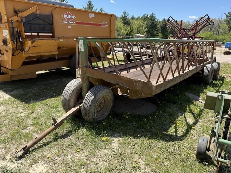 si-20'-tricycle-front-feeder-image-1