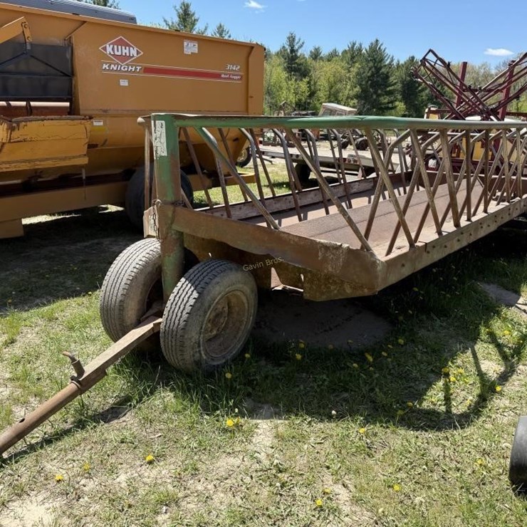 SI 20' Tricycle Front Feeder