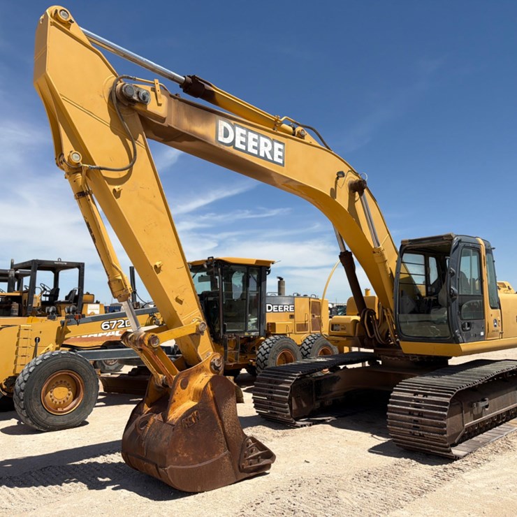 2005 DEERE 270C LC