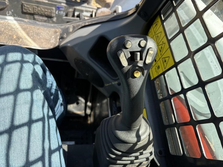 2022-bobcat-t550-image-20