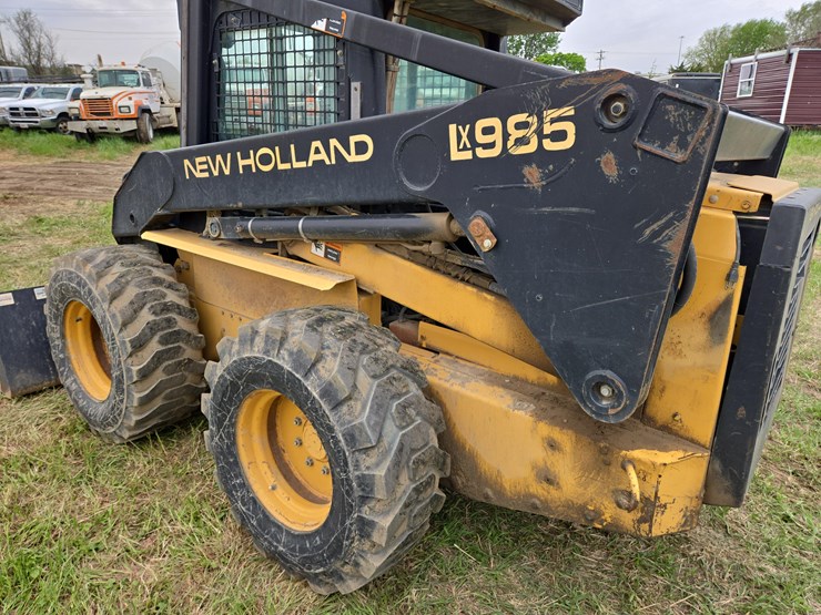 new-holland-lx985-image-18