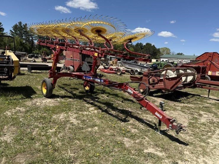new-holland-1225-image-3