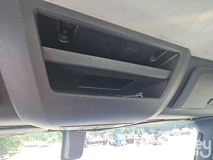 2019-freightliner-cascadia-116-image-43