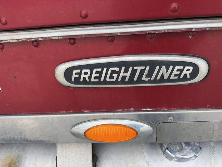 2000-freightliner-fld120-image-20