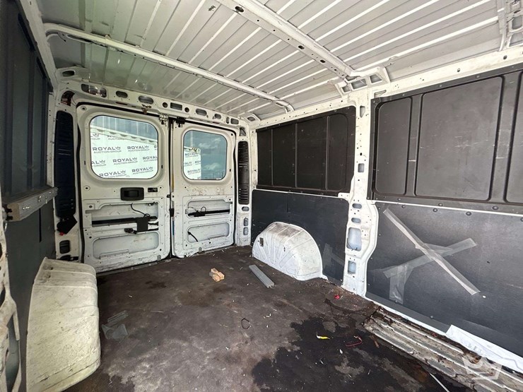 2017-ram-promaster-1500-image-19