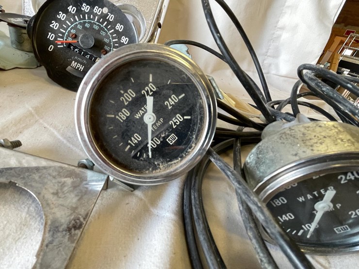 #5356-•-chevrolet-truck-parts-and-more-(las-cruces,-nm)-image-12