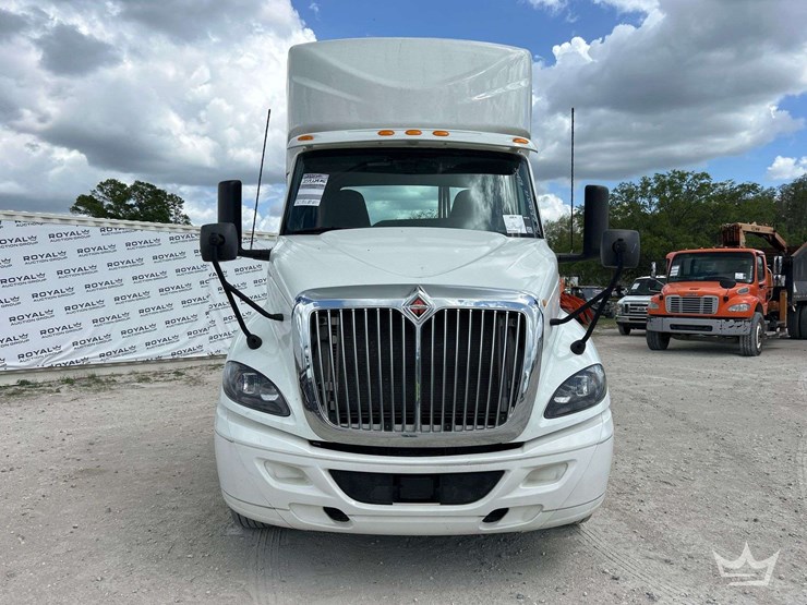 2021-international-rh613-t/a-day-cab-truck-tractor-image-44