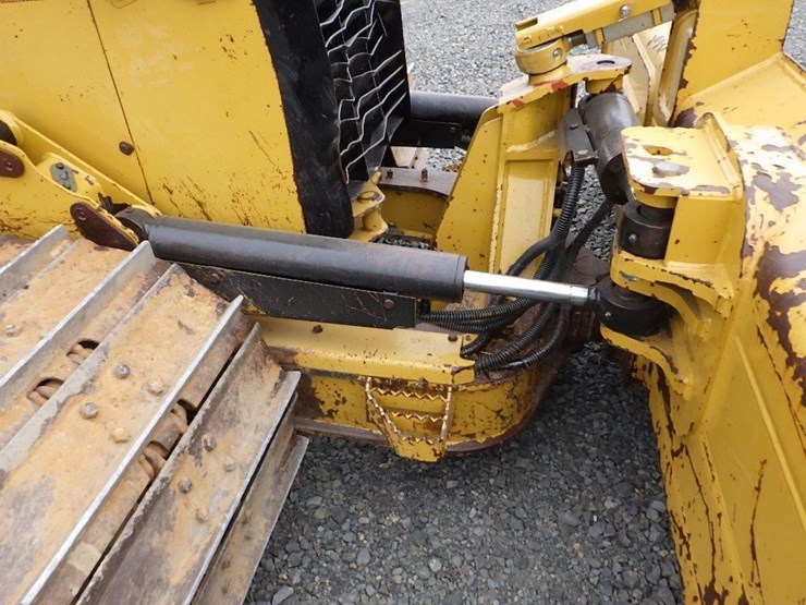 2015-caterpillar-d4k2-lgp-image-19